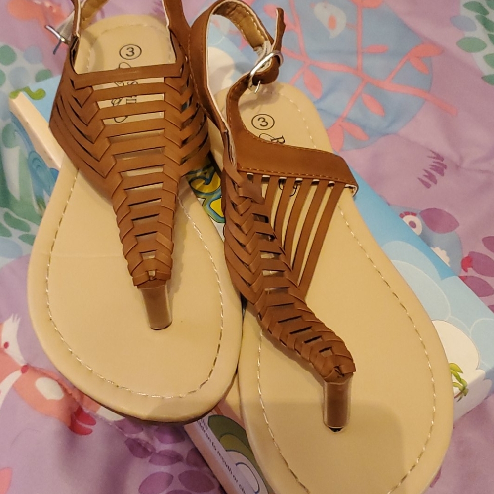 Girls sandals